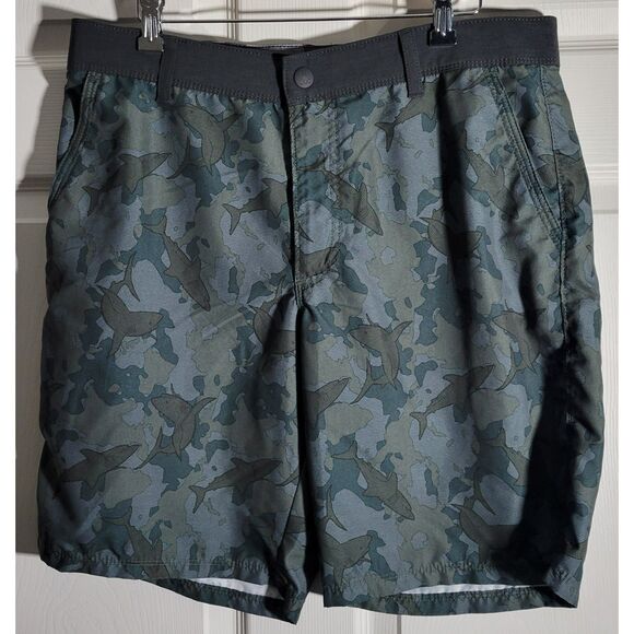 Lot of 2 G.H. Bass & Co. Men's 34 x 9.5 Hybrid Swim Shorts Shark Pattern Grey/GN - Picture 6 of 16